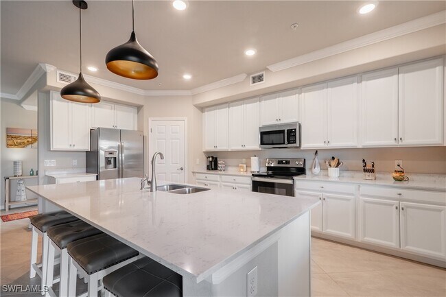 17411 Cherrywood Ct in Bonita Springs, FL - Building Photo - Building Photo