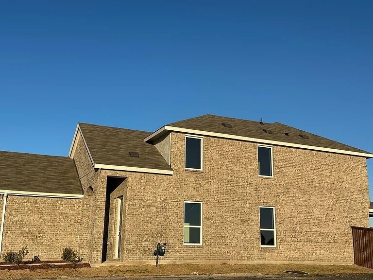 1106 Baker Bridge Dr in Forney, TX - Building Photo