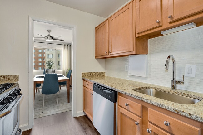 Cortland on Pike in Arlington, VA - Foto de edificio - Building Photo