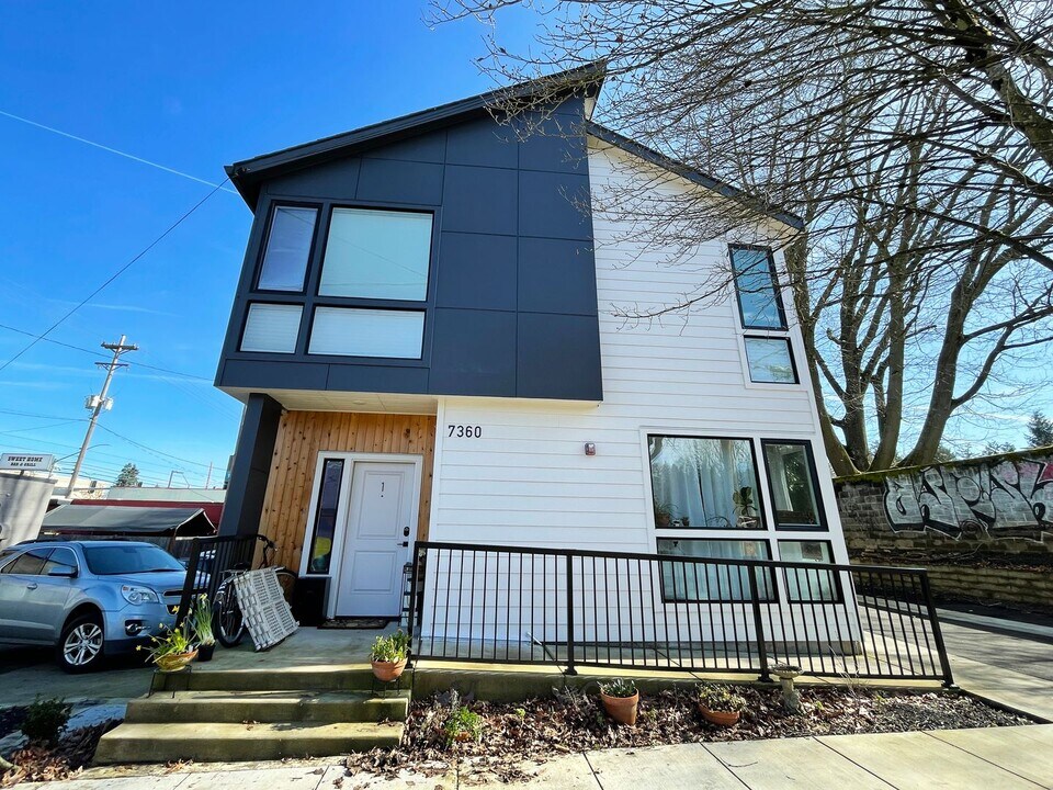 7360 N Atlantic Ave in Portland, OR - Building Photo