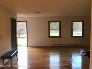 1220 Co Rte 22 in Ghent, NY - Building Photo - Building Photo