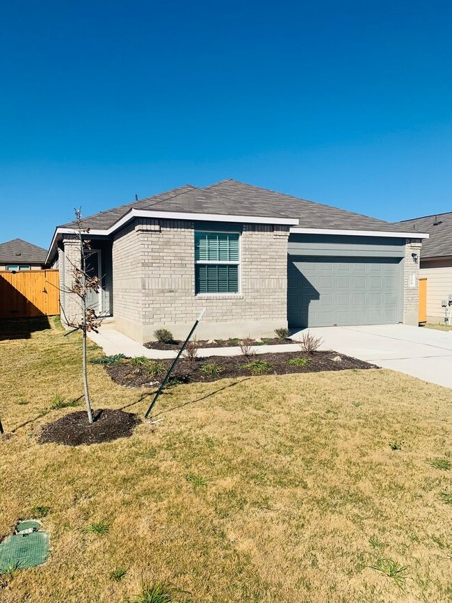 104 Perfect World Lp in Jarrell, TX - Building Photo - Building Photo