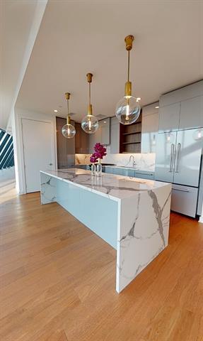 1800 N Field St in Dallas, TX - Building Photo