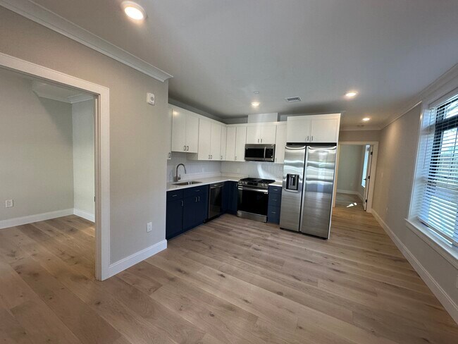7 Adamson St, Unit 1 in Boston, MA - Building Photo - Building Photo