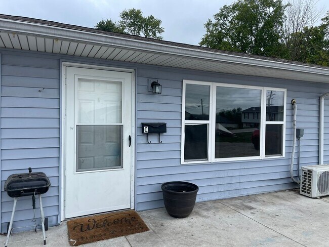 651 E College St in Troy, MO - Building Photo - Building Photo