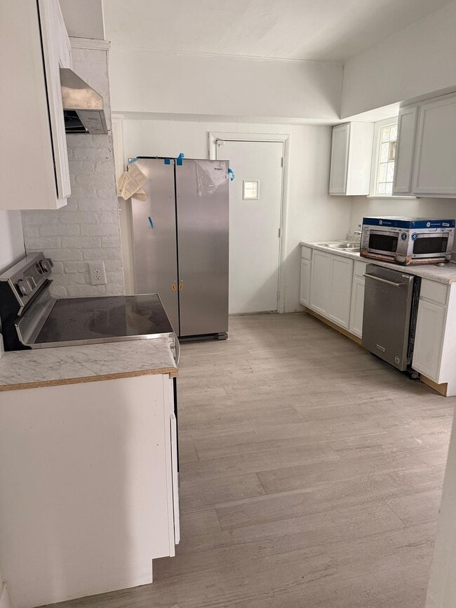 10814 Hull Ave in Cleveland, OH - Building Photo - Building Photo