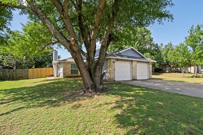 703 Country Aire Dr in Round Rock, TX - Building Photo - Building Photo