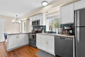 18451 Sharon Ln in Roseville, MI - Foto de edificio - Building Photo