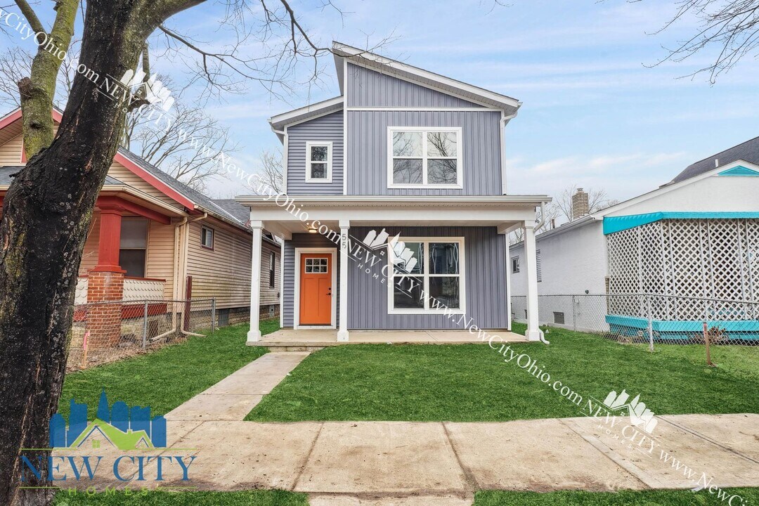 3 Bedroom, 2.5 Bathroom New Build! 2 Car G in Columbus, OH - Building Photo