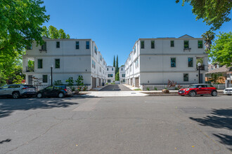 Albright Village in Sacramento, CA - Building Photo - Building Photo