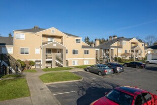 The Hamptons at Harbour Pointe in Mukilteo, WA - Building Photo