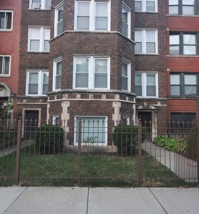 property at 7306 S Oglesby Ave