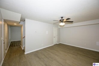 172 Creekvale Dr in Vine Grove, KY - Building Photo - Building Photo