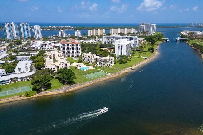property at 370 Golfview Rd