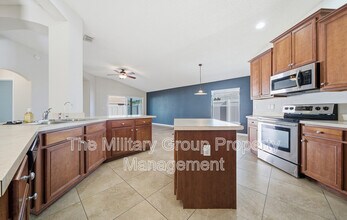 586 Longmill Ln in Orange Park, FL - Building Photo - Building Photo