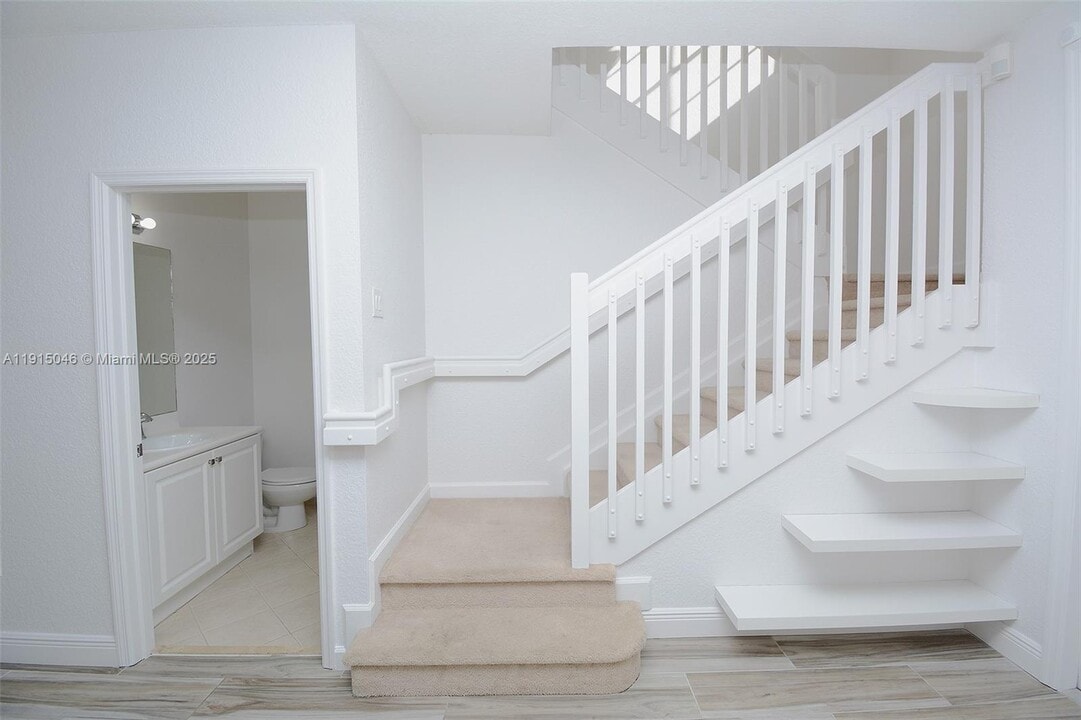 9219 SW 227th St in Cutler Bay, FL - Building Photo