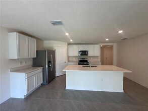 7798 SW 139th St Rd in Ocala, FL - Building Photo - Building Photo