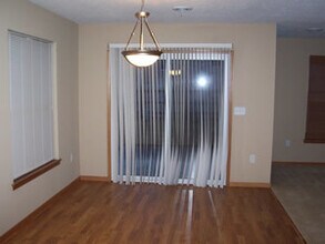 514 Highland Ridge Dr in Manhattan, KS - Building Photo - Building Photo