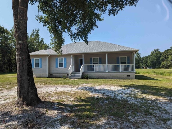 621 Bob Miller Rd in Crawfordville, FL - Building Photo - Building Photo