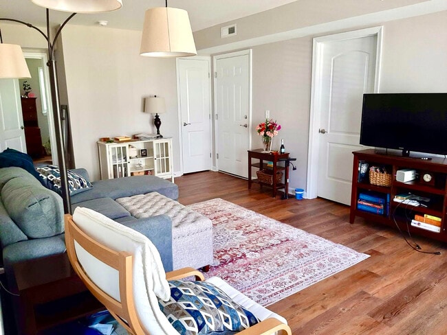 property at 1211 Villa Ln
