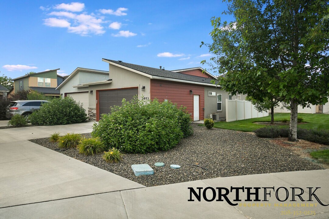 2953 N Cajun Ln in Meridian, ID - Building Photo