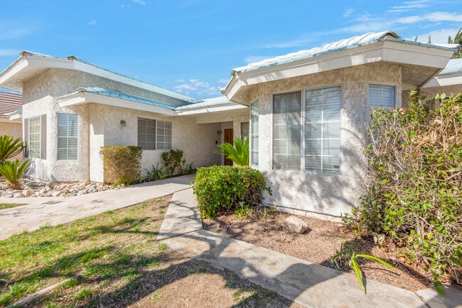 2503 Brentwood Dr in Lancaster, CA - Building Photo - Building Photo