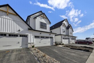 5515 Fawnsbury Ct in Powell, OH - Foto de edificio - Building Photo