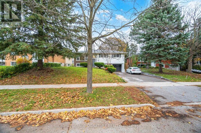 406 Tamarack Dr in Waterloo, ON - Building Photo - Building Photo