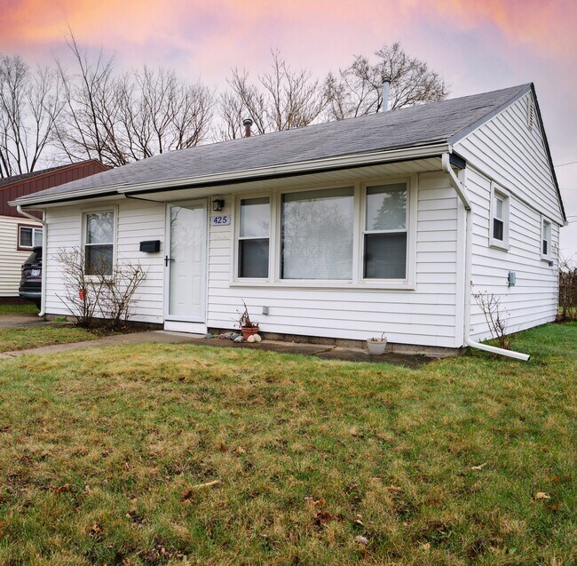 425 W Woodward Hts in Hazel Park, MI - Building Photo - Building Photo