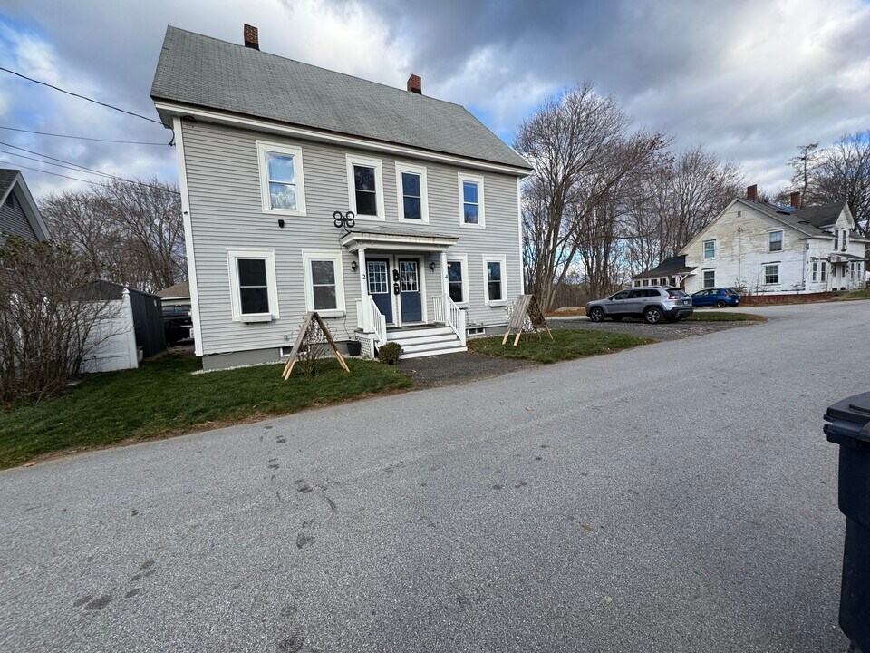 4 Library St, Unit 4 Library St in Allenstown, NH - Building Photo