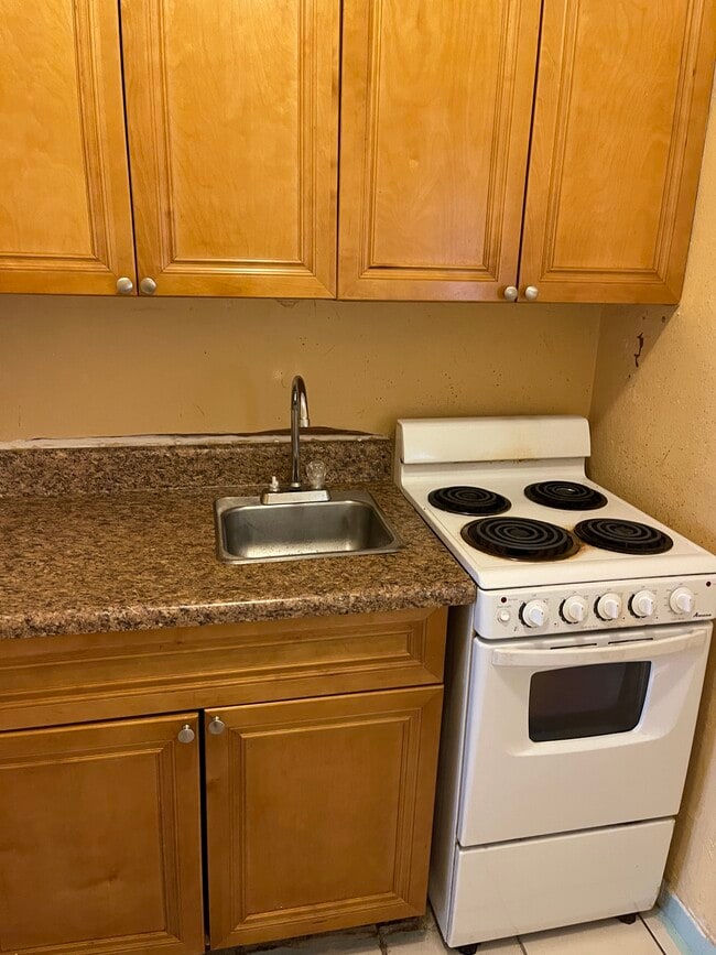 2212 Grant St, Unit James James