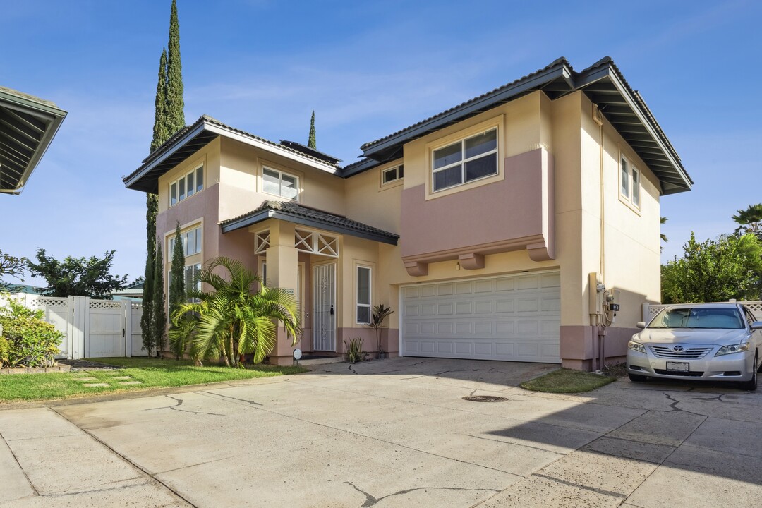 91-1068-1068 Lanakoi St in Kapolei, HI - Building Photo