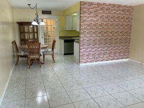 2405 Antigua Cir in Coconut Creek, FL - Building Photo - Building Photo