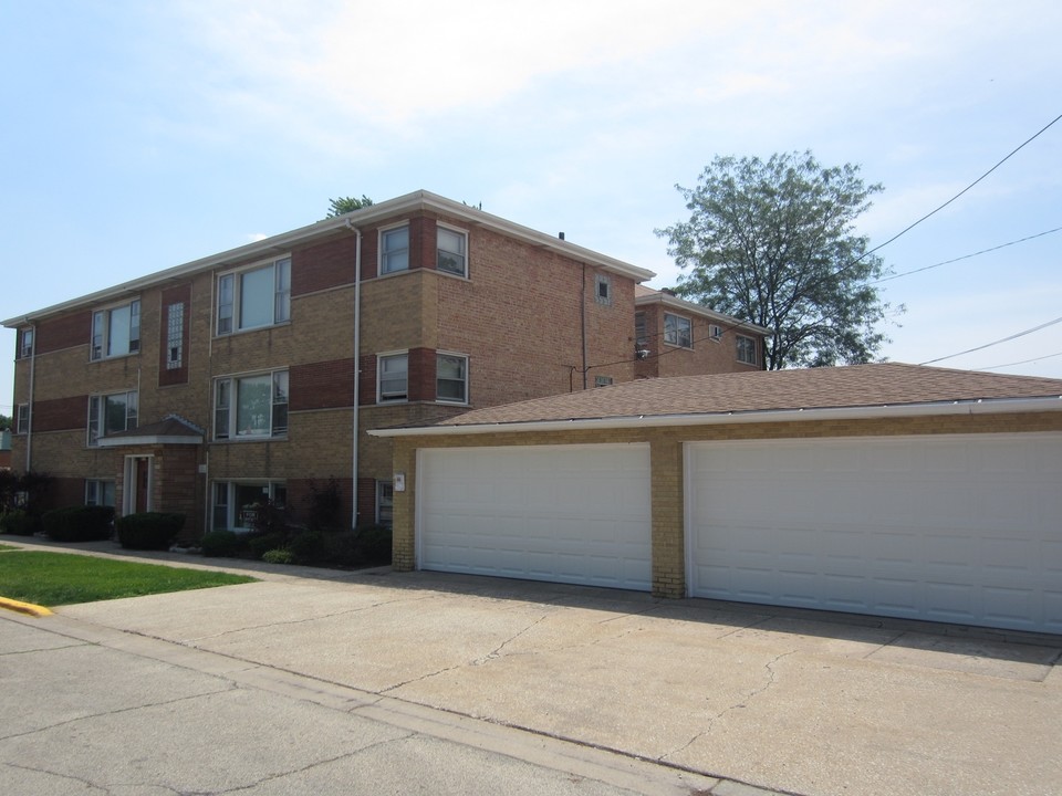 1401 Harlem Ave in Forest Park, IL - Foto de edificio