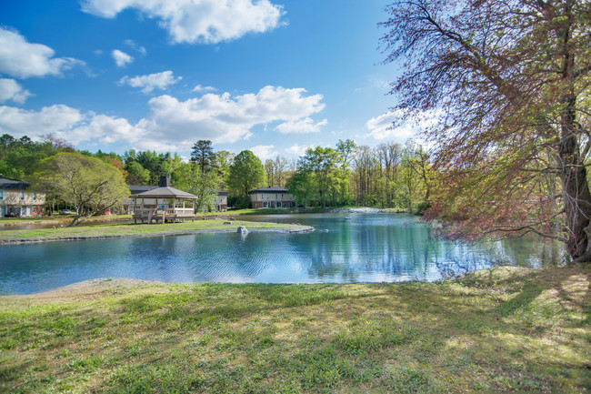 Cloverleaf Lake Townhouse Apartments in Richmond, VA - Building Photo - Building Photo