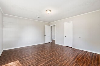 729 13th Ave N in Texas City, TX - Building Photo - Building Photo