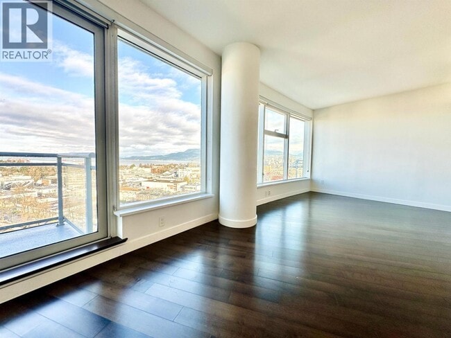 1565 W 6th Ave in Vancouver, BC - Building Photo - Building Photo