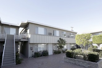 Heather Apartments in Long Beach, CA - Building Photo - Building Photo