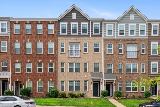property at 6939 Stoddert Ln