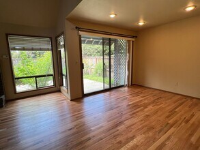1605 159th Ave NE in Bellevue, WA - Building Photo - Building Photo