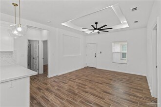 12 W Woodson Dr in Edinburg, TX - Building Photo - Building Photo