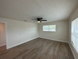 1110 16th St S in St. Petersburg, FL - Building Photo