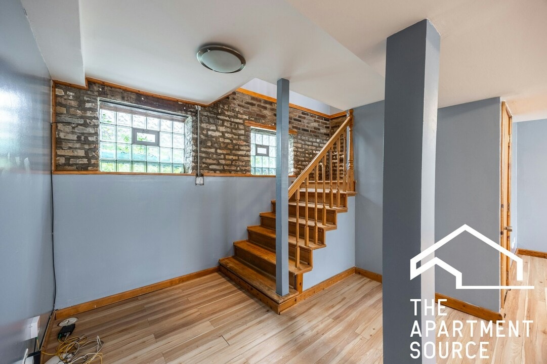 1349 N Washtenaw Ave in Chicago, IL - Building Photo