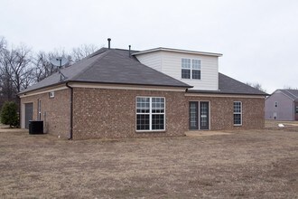 Squire Manor in Olive Branch, MS - Building Photo - Building Photo