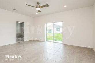 1202 Ponca Rd in Kissimmee, FL - Foto de edificio - Building Photo