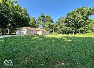 5433 Shelbyville Rd in Indianapolis, IN - Building Photo - Building Photo