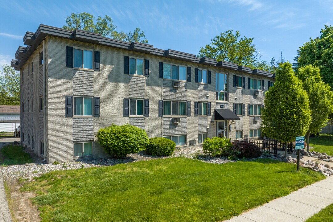 MadGrey Apartments in Lansing, MI - Foto de edificio