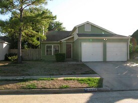 7659 Alcomita Dr in Houston, TX - Building Photo