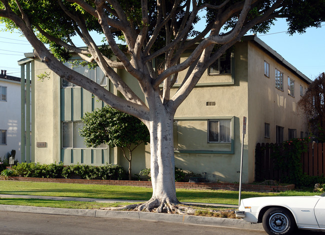 1038 E Imperial Ave in El Segundo, CA - Building Photo - Building Photo