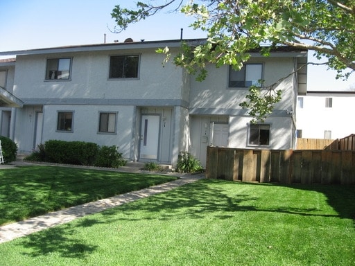 1495 Aarhus Dr in Solvang, CA - Building Photo